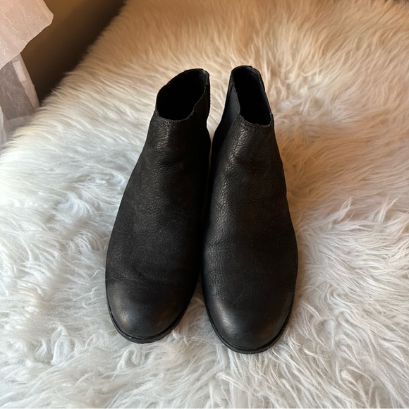 Frye Black Ankle Booties Sz 8 - Picture 2 of 8
